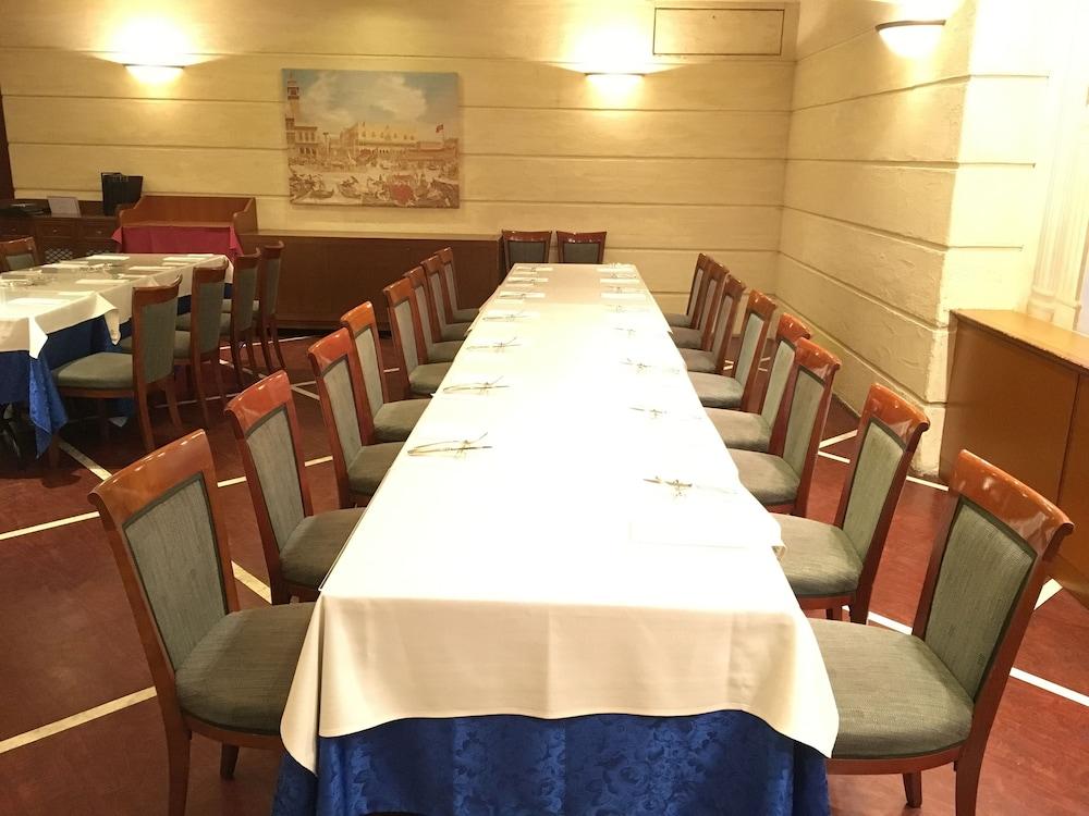 Hotel Yokohama Camelot Japan Extérieur photo