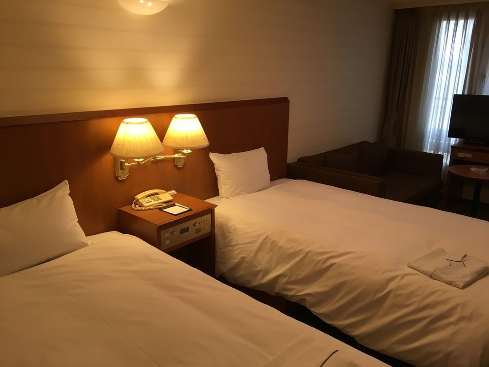 Hotel Yokohama Camelot Japan Extérieur photo