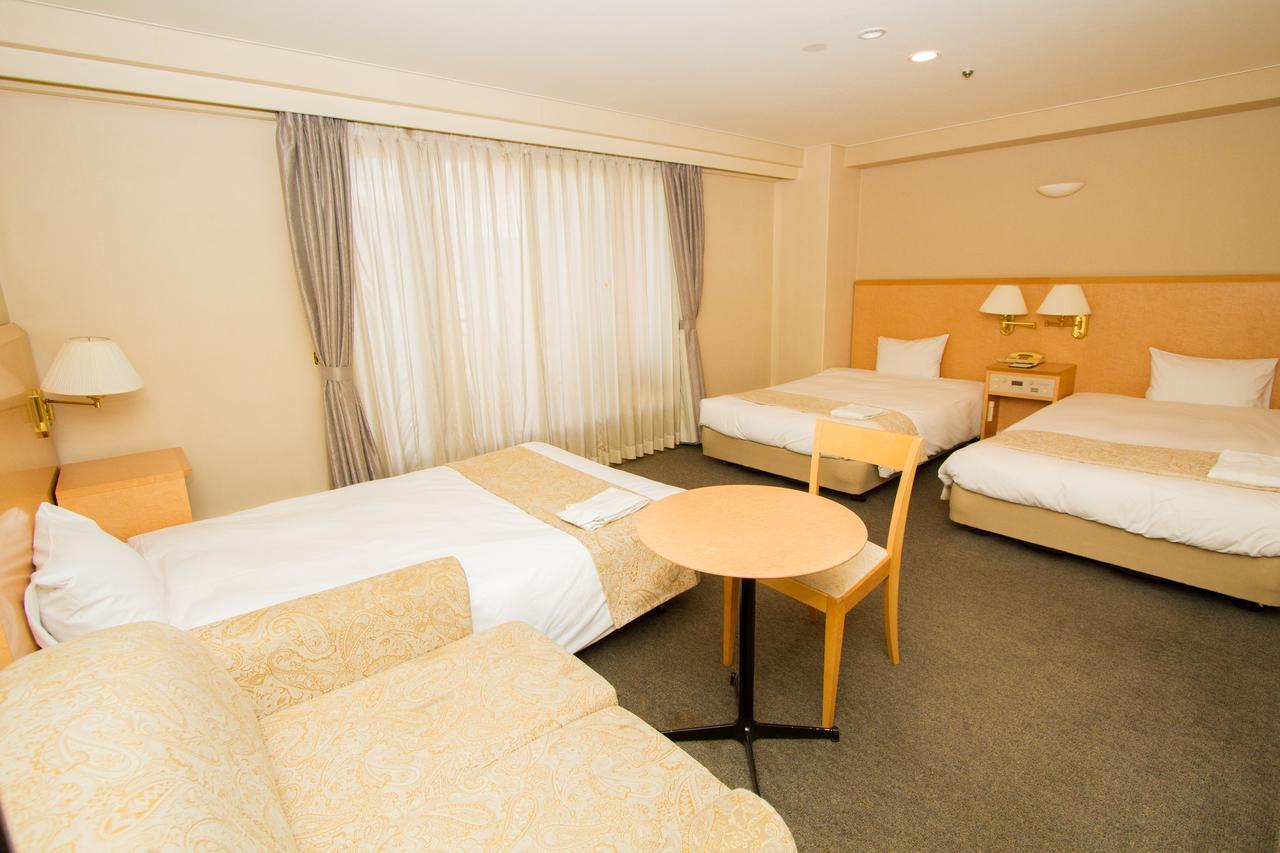 Hotel Yokohama Camelot Japan Extérieur photo