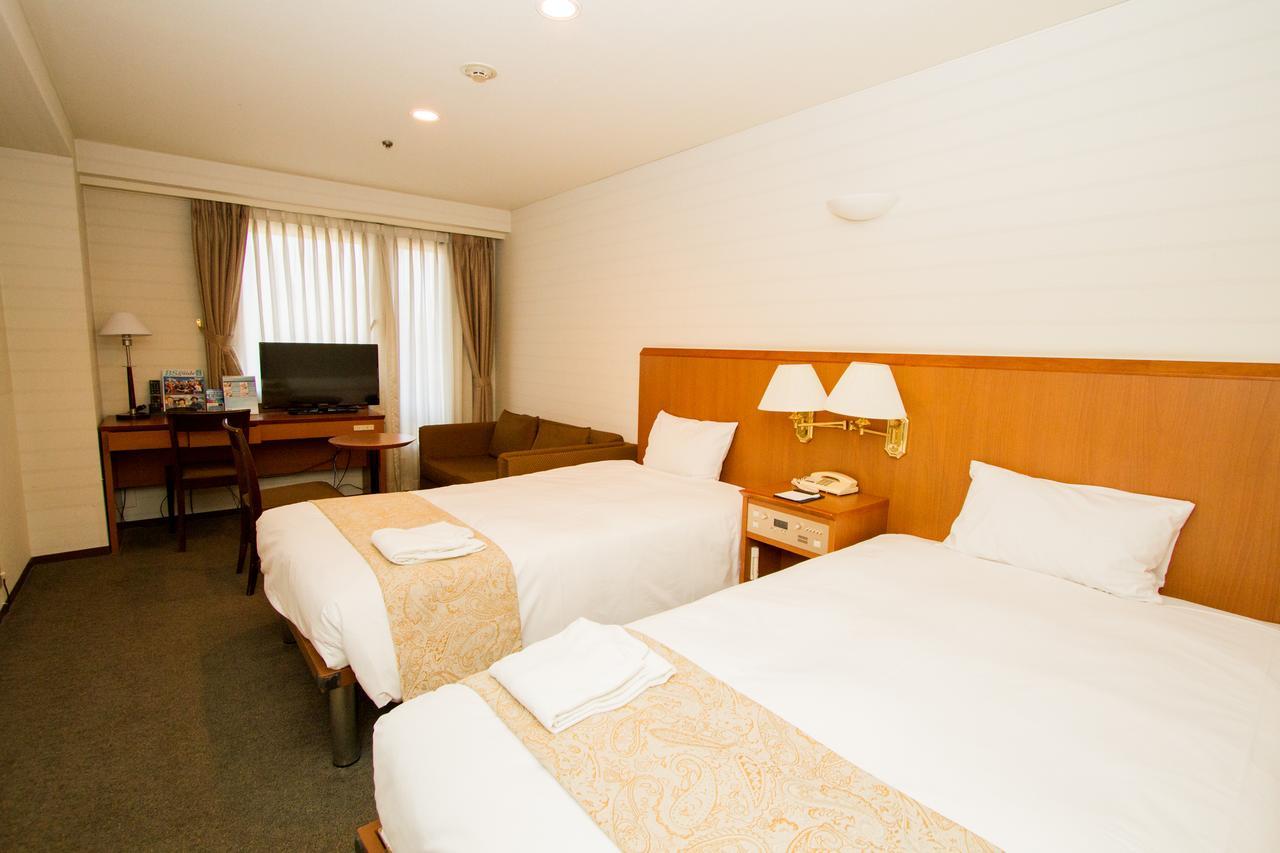 Hotel Yokohama Camelot Japan Extérieur photo